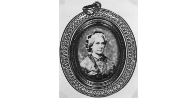 Mrs Frances Perry